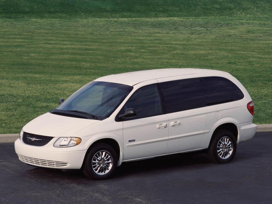  Chrysler Town & Country 2000 года  (фото 1 из 5)